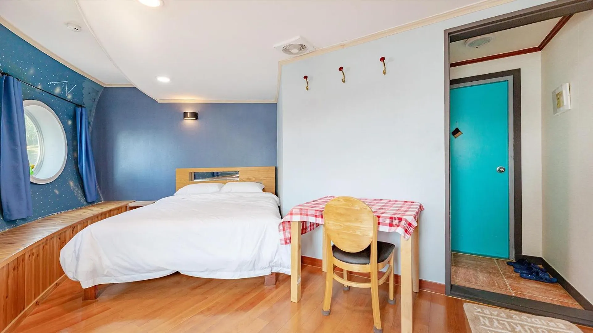 Jeju Ufo Pension 0*,  South Korea