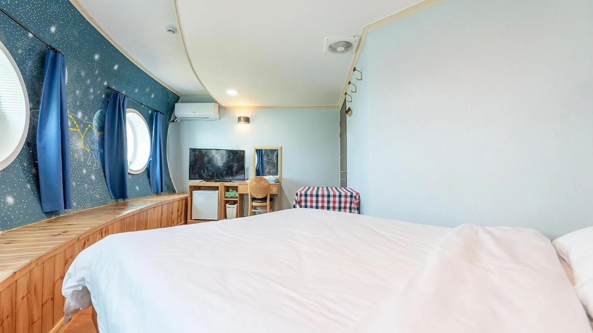 Jeju Ufo Pension 0*,